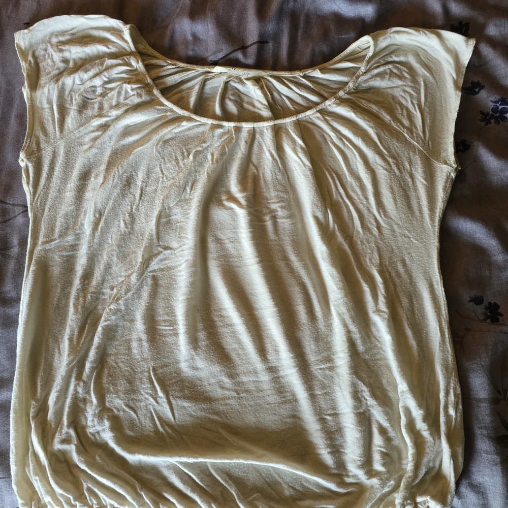 Old Navy Cream Sleeveless Relaxed Blouse